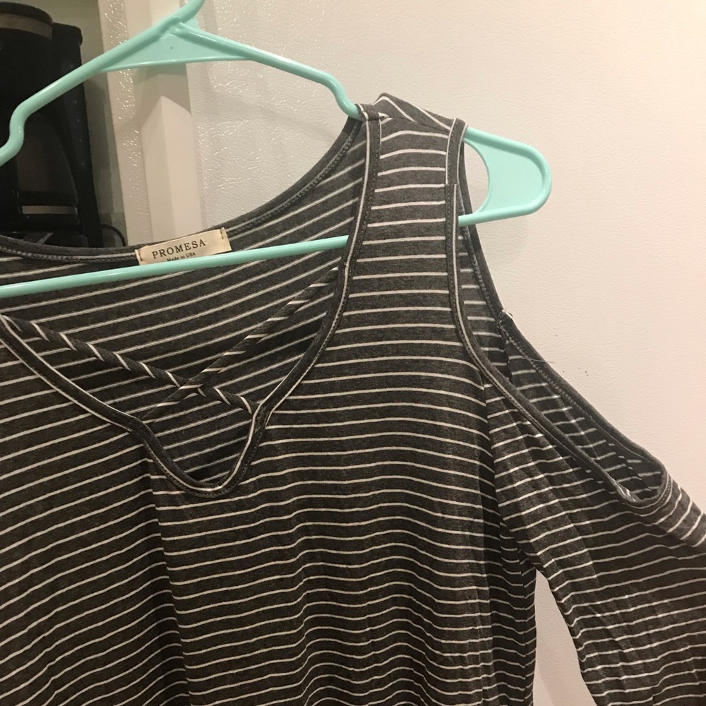 Promesa long sleeve off shoulder tunic